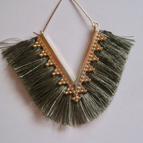 Fringed Green BOHO Earrings BNWOT - Picture 5 of 7